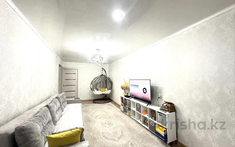 2-комнатная квартира · 50 м² · 4/5 этаж, Проспект Абая 7 за 18.5 млн ₸ в Усть-Каменогорске, Ульбинский — фото 2