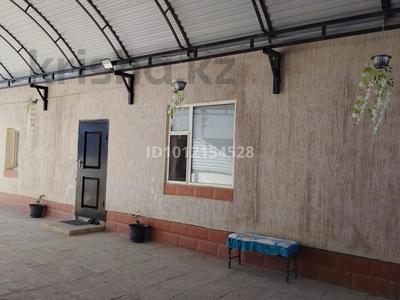 Отдельный дом · 5 комнат · 200 м² · 10 сот., ул. Миржакыпа Дулатова 17 за 65 млн ₸ в Жанаозен