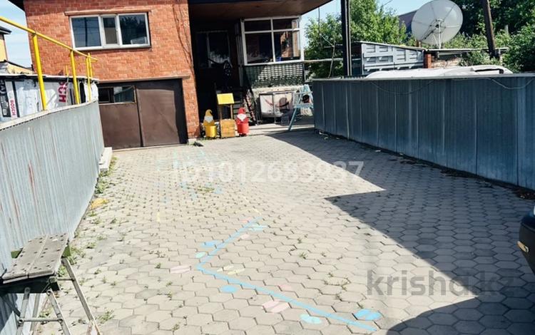 Отдельный дом · 4 комнаты · 200 м² · 8 сот., мкр Новый Город, Космонавтов — Battery.KZ за 50 млн ₸ в Караганде, Казыбек би р-н — фото 2