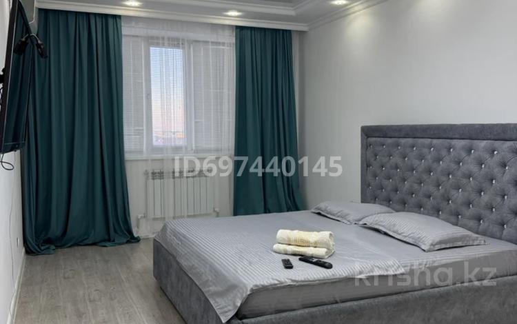 1-комнатная квартира · 50 м² · 9/9 этаж, мкр Нурсая, Таумуш Жумагалиев 15 — Таумыш Жумагалиева 15А за 12 000 ₸ в Атырау — фото 19