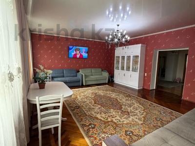 Отдельный дом · 4 комнаты · 326 м² · 10 сот., 4-й микрорайон, Совхозная за 66 млн ₸ в Костанае