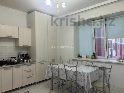 2-бөлмелі пәтер · 70 м² · 4/5 қабат, Алтын орда ш/а., ​Батыс 2 микрорайон 50е, бағасы: 28 млн ₸ в Актобе, мкр. Алтын орда