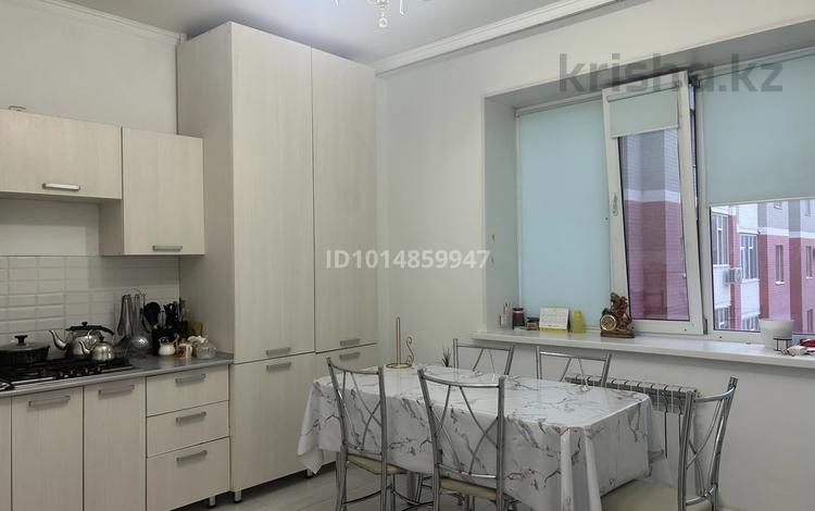 2-бөлмелі пәтер · 70 м² · 4/5 қабат, Алтын орда ш/а., ​Батыс 2 микрорайон 50е, бағасы: 28 млн ₸ в Актобе, мкр. Алтын орда — фото 10