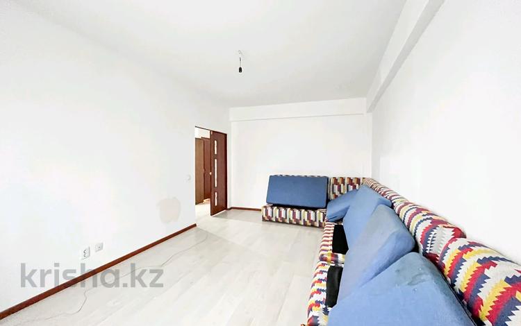 2-комнатная квартира, 58 м², 2/5 этаж, 6 микрорайон 33 за 21.3 млн 〒 в Талдыкоргане — фото 2