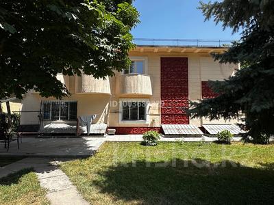 Отдельный дом · 10 комнат · 600 м² · 14.7 сот., мкр Баянаул 6 — Толе-би, Яссауи за 250 млн 〒 в Алматы, Ауэзовский р-н