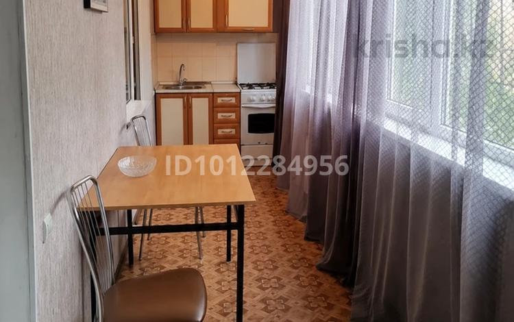 2 комнаты · 45 м² · 1/9 этаж, мкр Аксай-1А 27 за 40 000 ₸ в Алматы, Ауэзовский р-н — фото 3