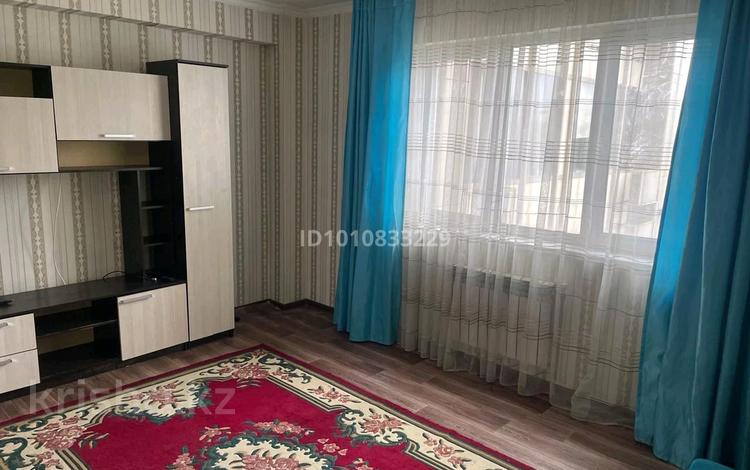 2-бөлмелі пәтер · 43 м² · 4/10 қабат, мкр Аксай-5 25 а — Жубанова Момушулы, бағасы: 36.5 млн ₸ в Алматы, Ауэзовский р-н — фото 2