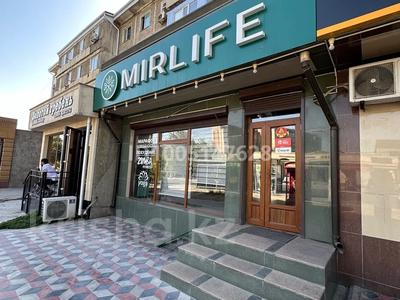 Магазины и бутики, салоны красоты, фитнес и спорт, медцентры и аптеки, образование, кабинеты и рабочие места · 93.3 м² за 650 000 ₸ в Шымкенте, Аль-Фарабийский р-н