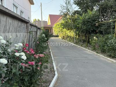 Отдельный дом · 7 комнат · 180 м² · 9 сот., мкр Дархан, Ахметова 9/1 за 110 млн 〒 в Алматы, Алатауский р-н
