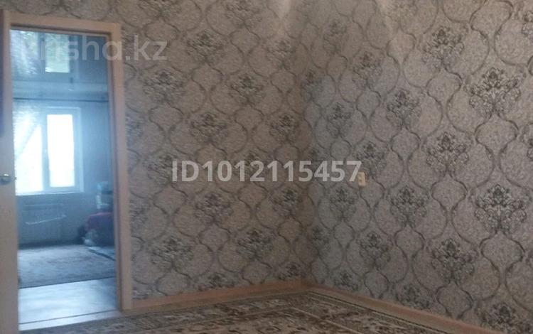 2-бөлмелі пәтер · 75 м² · 2/5 қабат, мкр Астана, Жданова — Остановка детсад близко, бағасы: 50 000 ₸ в Уральске — фото 2