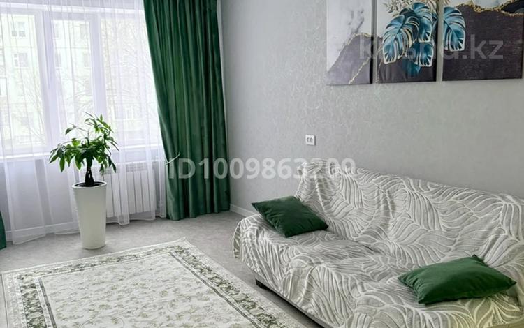 2-комнатная квартира · 54.4 м² · 2/5 этаж, Сазда-1, Абулхар хана 58/2 — Школа 27 за 200 000 ₸ в Актобе — фото 2