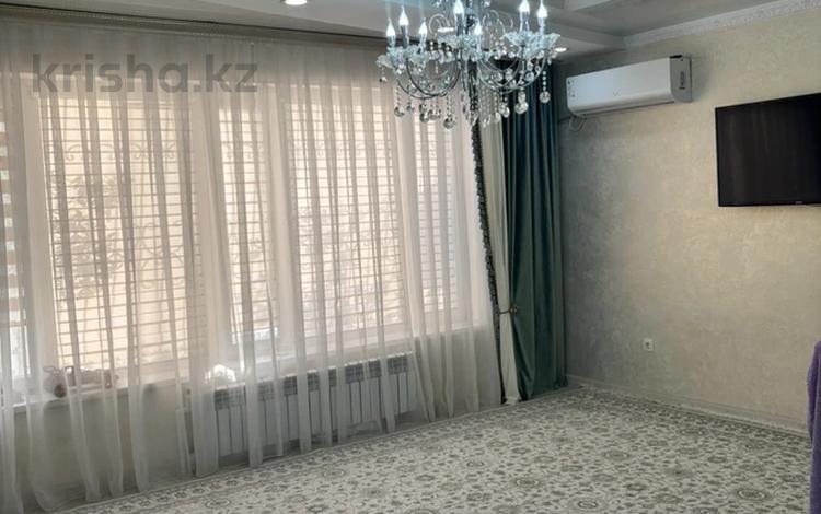 4-комнатная квартира · 120 м² · 1/5 этаж, 15-й мкр 34 — Амфитеатр за 35 млн ₸ в Актау — фото 2