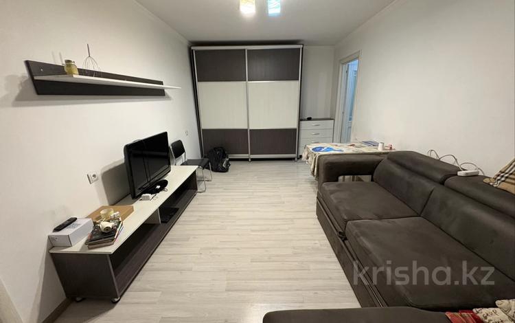 2-бөлмелі пәтер · 42 м² · 4/4 қабат, мкр №4 24 — Абая, бағасы: 25 млн ₸ в Алматы, Ауэзовский р-н — фото 2