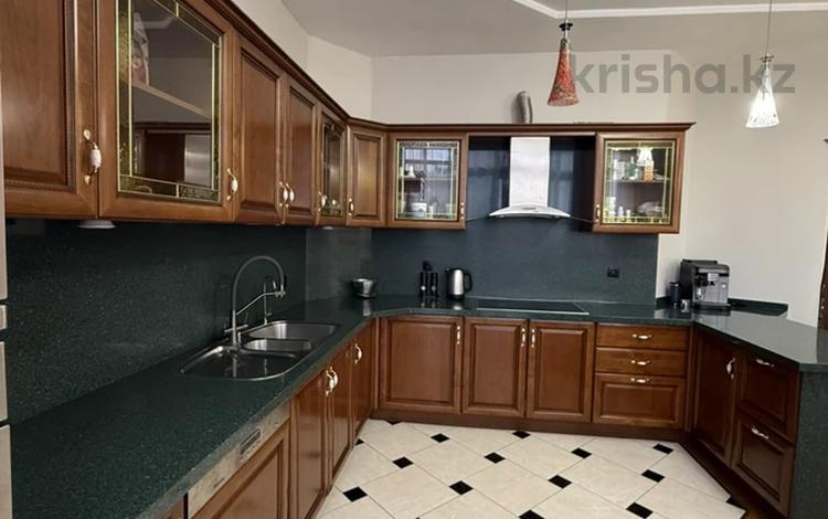 4-бөлмелі пәтер · 161 м² · 6/10 қабат, Аль-Фараби 110 е, бағасы: ~ 175 млн ₸ в Алматы, Медеуский р-н — фото 2