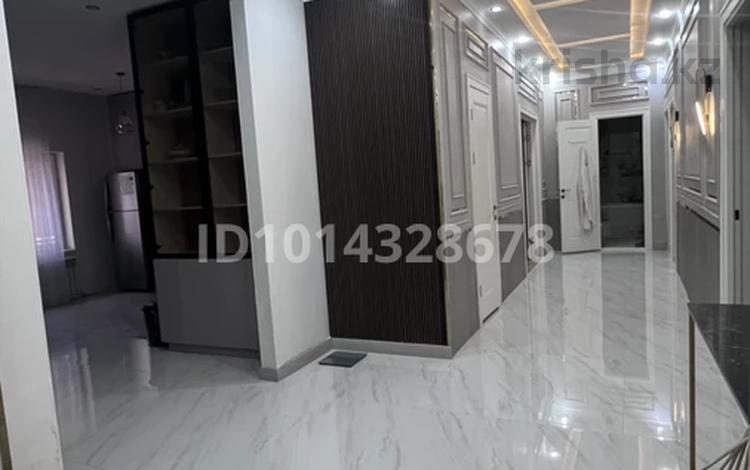 4-комнатная квартира · 152 м² · 2/16 этаж, 16-й мкр , 16-ш/а. 64 за 35 000 ₸ в Актау — фото 10