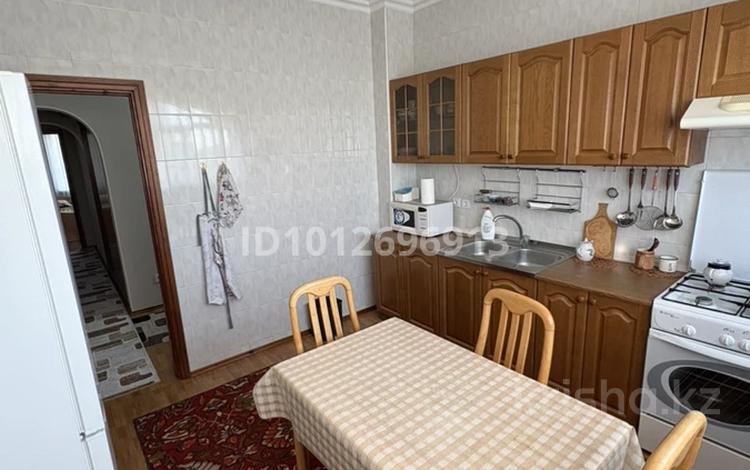 3-комнатная квартира · 64.5 м² · 8/9 этаж, Кабанбай батыра 174б за 63.5 млн ₸ в Алматы, Алмалинский р-н — фото 2