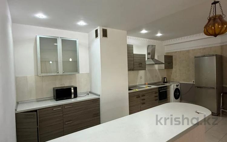 2-комнатная квартира · 95 м² · 5/15 этаж, Аль-Фараби 7 за 500 000 ₸ в Алматы, Бостандыкский р-н — фото 2