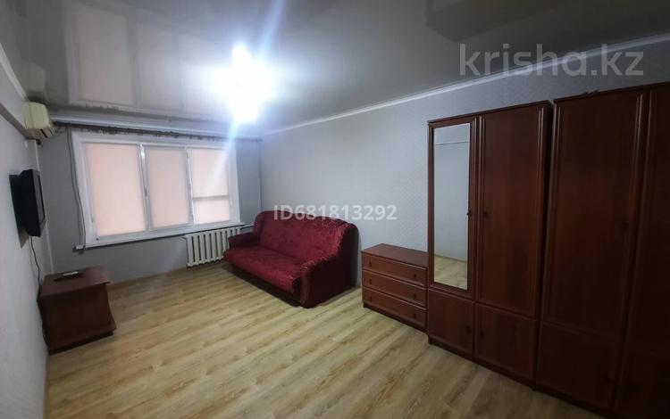 1-бөлмелі пәтер · 31 м² · 5/5 қабат, Азаттык 99а — За остановкой строконтора., бағасы: 10 млн ₸ в Атырау — фото 2