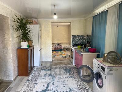 Продажа домов и дачи в Жамбылской обл.: Отдельный дом · 5 комнат · 72 м² · 10 сот., Толе-би 2 — Возле больницы за 9 млн 〒 Отдельный дом · 5 комнат · 72 м² · 10 сот., Толе-би 2 — Возле больницы за 9 млн 〒 в Бауыржан Момышулы