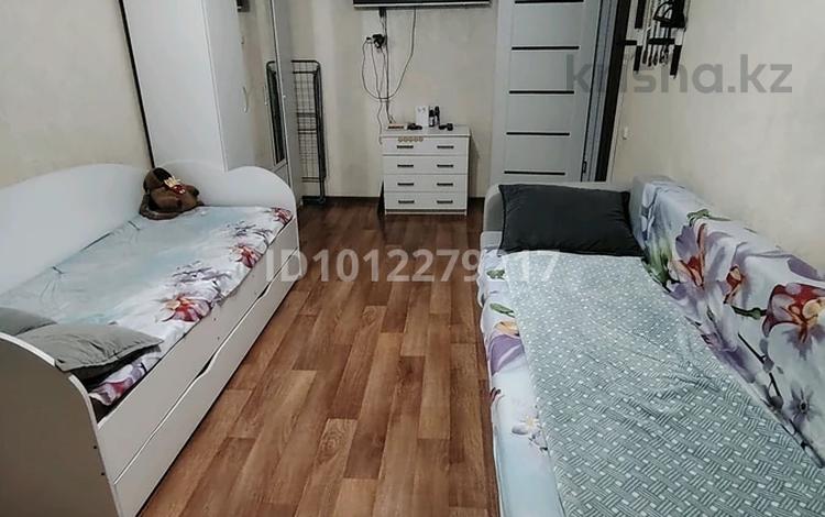 1-комнатная квартира · 30 м² · 4/5 этаж, Майкудук, Майкудук, 15й микрорайон 2 за 7.5 млн 〒 в Караганде, Алихана Бокейханова р-н — фото 2