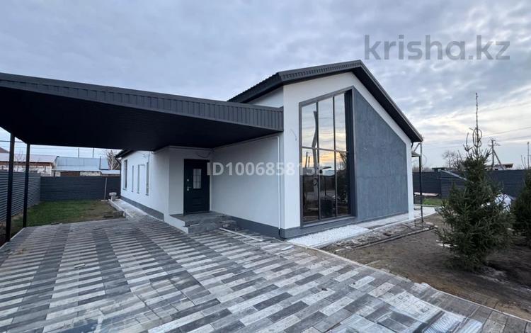 Отдельный дом · 4 комнаты · 150 м² · 7.5 сот., Озёрная 18А — Мичурино за 90 млн 〒 в Костанае — фото 7