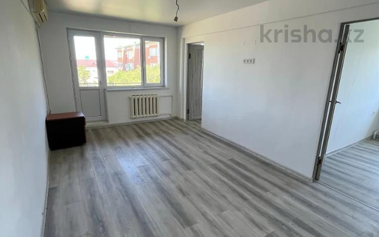 3-комнатная квартира · 48 м² · 5/5 этаж, Абая 15а за 13.5 млн ₸ в Атырау — фото 2