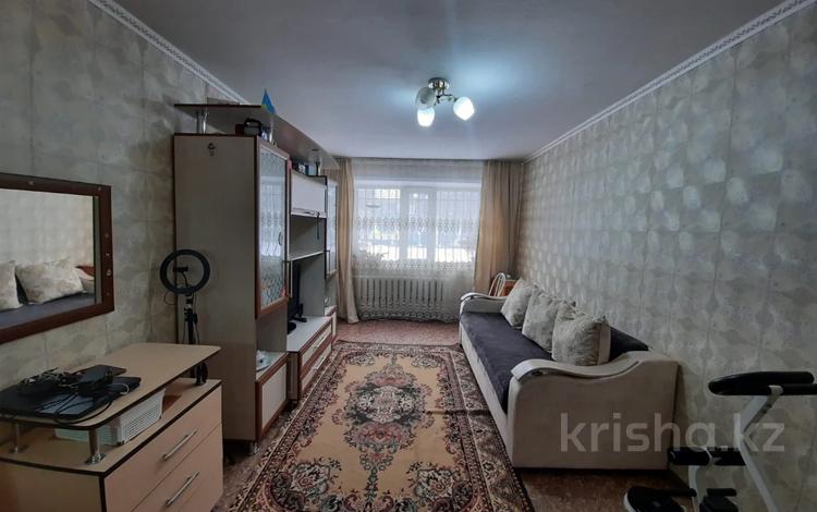 2-комнатная квартира, 48 м², 1/5 этаж, Майкудук, 16й микрорайон за 11 млн 〒 в Караганде, Алихана Бокейханова р-н — фото 2