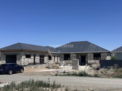 Отдельный дом · 6 комнат · 384 м² · 10 сот., мкр Самал, 23 18 за 45 млн 〒 в Атырау