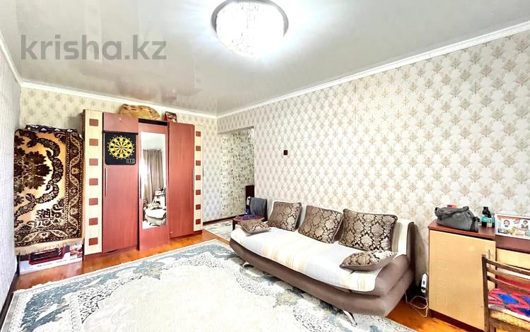 1-комнатная квартира, 33 м², 1/5 этаж, 2 мкр 22 за 8.5 млн 〒 в Талдыкоргане — фото 2