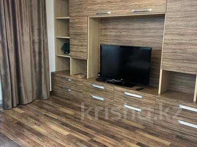 3-комнатная квартира, 110 м², 5/10 этаж помесячно, Д. Кунаева 35/2 за 300 000 〒 в Астане, Есильский р-н