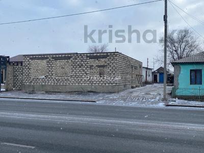 Продажа домов и дачи в Атырауской обл.: Отдельный дом · 4 комнаты · 80 м² · 8 сот., Амандосова 14 — ТД "Бакдаулет" за 26 млн 〒 Отдельный дом · 4 комнаты · 80 м² · 8 сот., Амандосова 14 — ТД "Бакдаулет" за 26 млн 〒 в Атырау, мкр Привокзальный-5