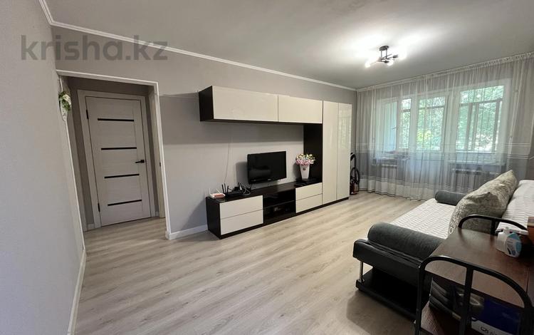 3-комнатная квартира · 60 м² · 3/4 этаж, мкр №1 17 за 300 000 ₸ в Алматы, Ауэзовский р-н — фото 2
