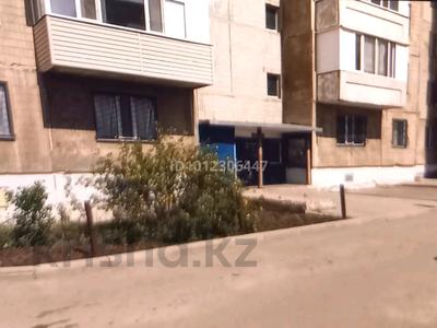 1-комнатная квартира · 36 м² · 5/10 этаж, Майкудук, Мкр Голубые пруды 6 за 17 млн ₸ в Караганде, Алихана Бокейханова р-н