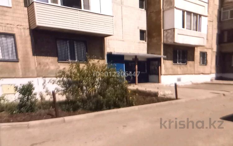 1-комнатная квартира · 36 м² · 5/10 этаж, Майкудук, Мкр Голубые пруды 6 за 17 млн ₸ в Караганде, Алихана Бокейханова р-н — фото 2