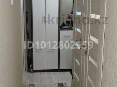 2-бөлмелі пәтер · 48 м² · 1/5 қабат, Наурыз 8 — Возле Достар Меда, бағасы: 16 млн ₸ в Атырау, мкр Жилгородок