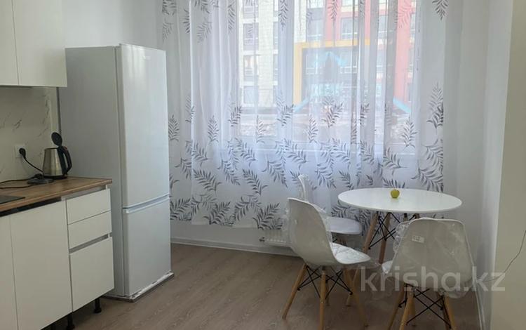 1-комнатная квартира · 37 м² · 1/9 этаж, Жубан Молдагалиев 3 за 170 000 ₸ в Астане, Есильский р-н — фото 2