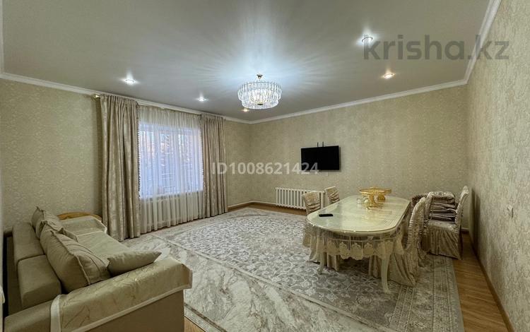 Отдельный дом · 3 комнаты · 106 м² · 3.4 сот., Розы Люксембург 112/1 — Гулливер за 37 млн ₸ в Павлодаре — фото 2