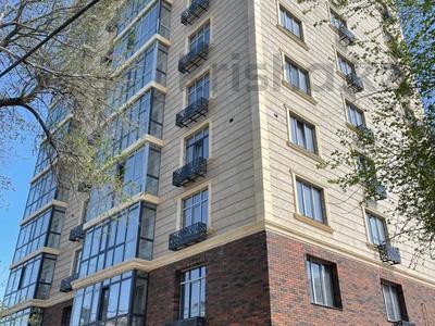 2-комнатная квартира, 75 м², 2/10 этаж, проспект Азаттык 64А за 28 млн 〒 в Атырау