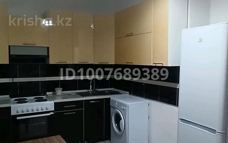 1-комнатная квартира · 50 м² · 12/16 этаж, мкр. Алмагуль 17 за 150 000 ₸ в Атырау — фото 2