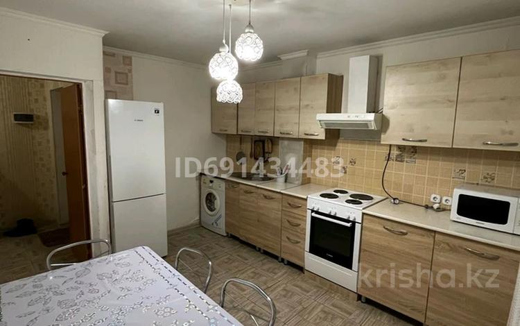 3-комнатная квартира, 80 м², 3/6 этаж помесячно, Хиуаз Доспанова 2/3 — По ул Кордай ,31-24-41 конечный автобус ЖК бастау.