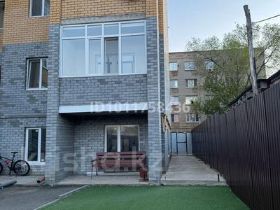 3-бөлмелі пәтер · 110 м² · 2/5 қабат, Скоробогатова 36, бағасы: 49 млн ₸ в Уральске