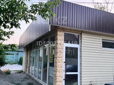 Свободное назначение, медцентры и аптеки, образование · 60 м² за 100 000 〒 в Таразе, мкр Акбулым