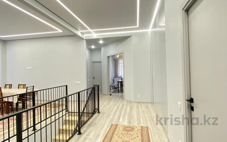 5-комнатная квартира, 170 м², 1/5 этаж, 16-й мкр 36 за 75 млн 〒 в Актау, 16-й мкр  — фото 2