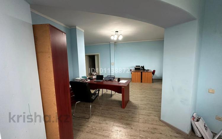 4-бөлмелі пәтер · 117 м² · 1/19 қабат, Брусиловского 159, бағасы: 400 000 〒 в Алматы, Алмалинский р-н — фото 2