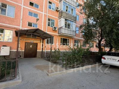 2-бөлмелі пәтер · 43 м² · 1/5 қабат, Шахмардан Есенов 20 А — Болашак университет, бағасы: 9.8 млн ₸ в 