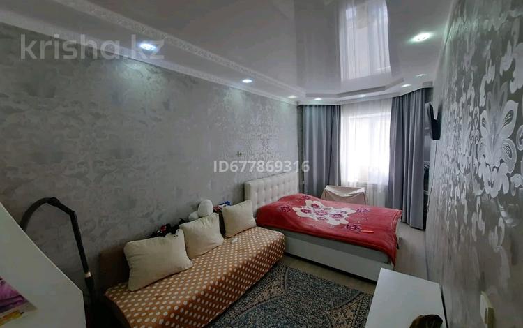 3-комнатная квартира, 66 м², 1/2 этаж, Ауэзова 60 за 11 млн 〒 в Атырау — фото 2