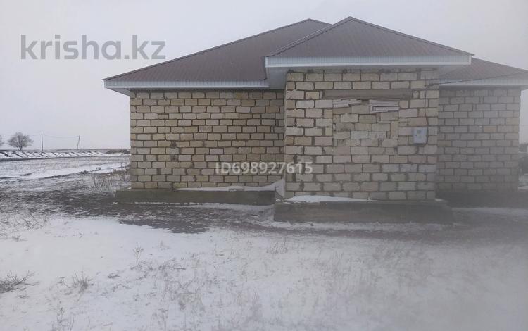Жеке үй · 4 бөлме · 150 м² · 12 жүзд., Западная сторона — П. Каракудук ( на против Маржанбулак), бағасы: 4 млн ₸ в Актобе — фото 6