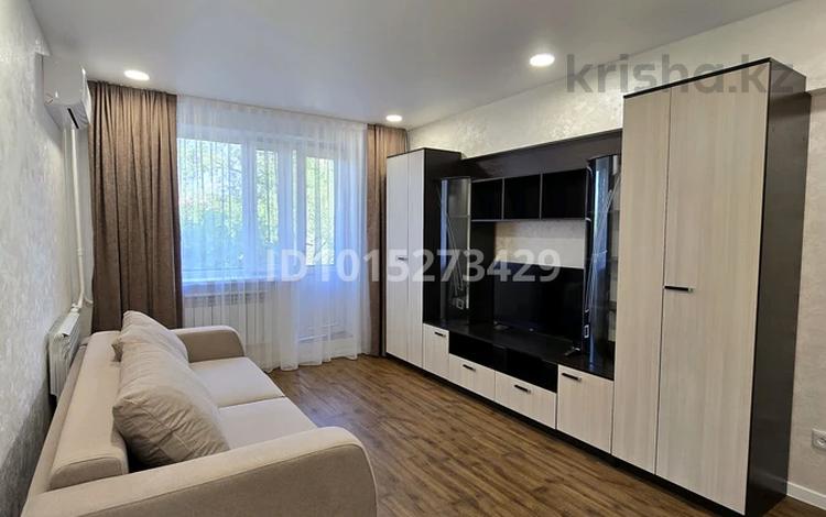 2-комнатная квартира · 54 м² · 3/5 этаж, Абдуллиных 8 — Жибек Жолы за 350 000 ₸ в Алматы, Медеуский р-н — фото 2