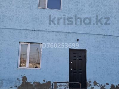 Отдельный дом · 8 комнат · 500 м², мкр Атырау, Макатаева 32 — Школа 4 Гагарина за 500 000 〒