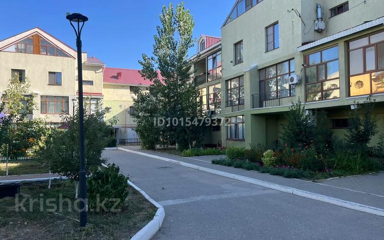 6-бөлмелі пәтер · 340 м², Алтын орда ш/а., Санкибай батыра 253 — Газиза Жубанова, бағасы: 65 млн ₸ в Актобе, мкр. Алтын орда — фото 2
